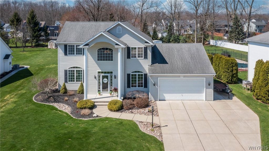 7374 Graydon Drive, Wheatfield, NY 14120