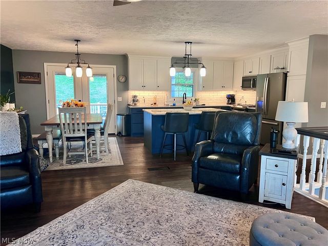 3359 Schneiders Crossing Road NW, Dover, OH 44622