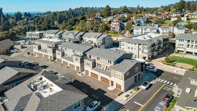 111 Aptos Village Way 2, Aptos, CA 95003