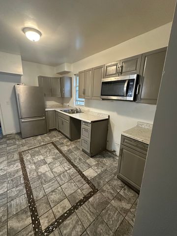 4224 W Thomas Street, Chicago, IL 60651