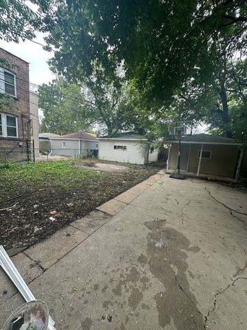 4224 W Thomas Street, Chicago, IL 60651