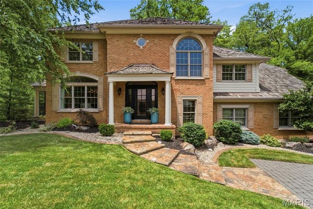 1107 N Oxfordshire Lane, Edwardsville, IL 62025