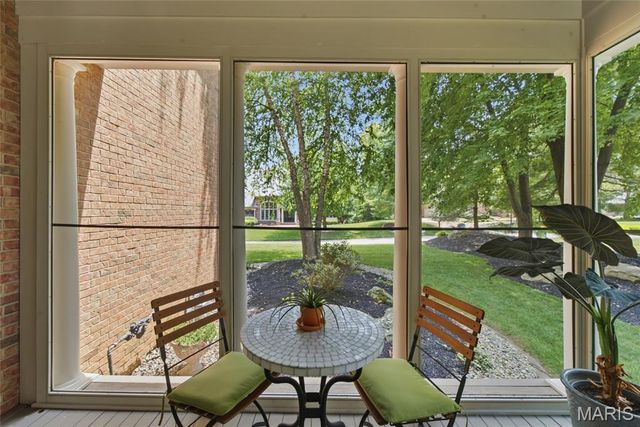 1107 N Oxfordshire Lane, Edwardsville, IL 62025