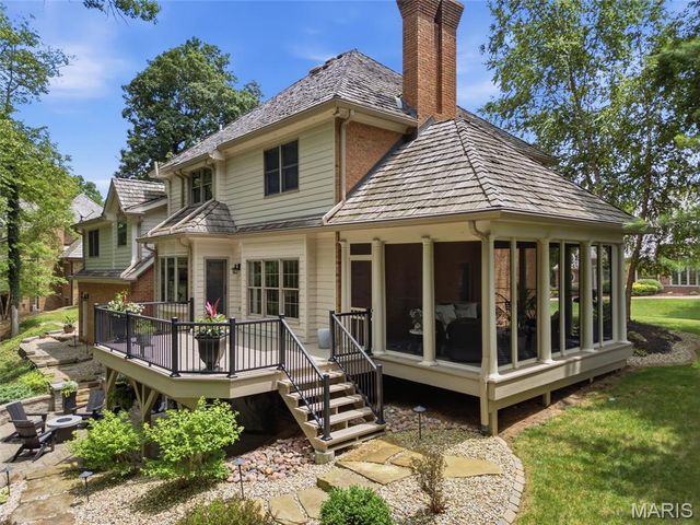 1107 N Oxfordshire Lane, Edwardsville, IL 62025