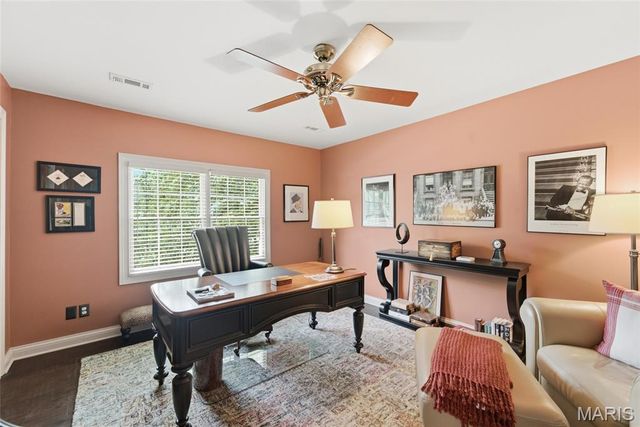 1107 N Oxfordshire Lane, Edwardsville, IL 62025