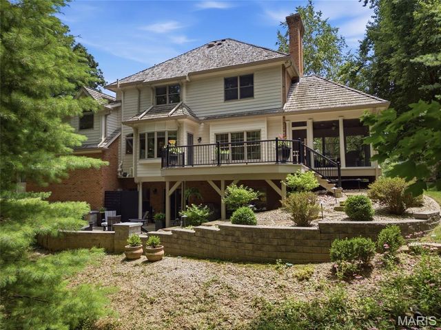 1107 N Oxfordshire Lane, Edwardsville, IL 62025