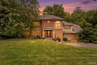 1107 N Oxfordshire Lane, Edwardsville, IL 62025