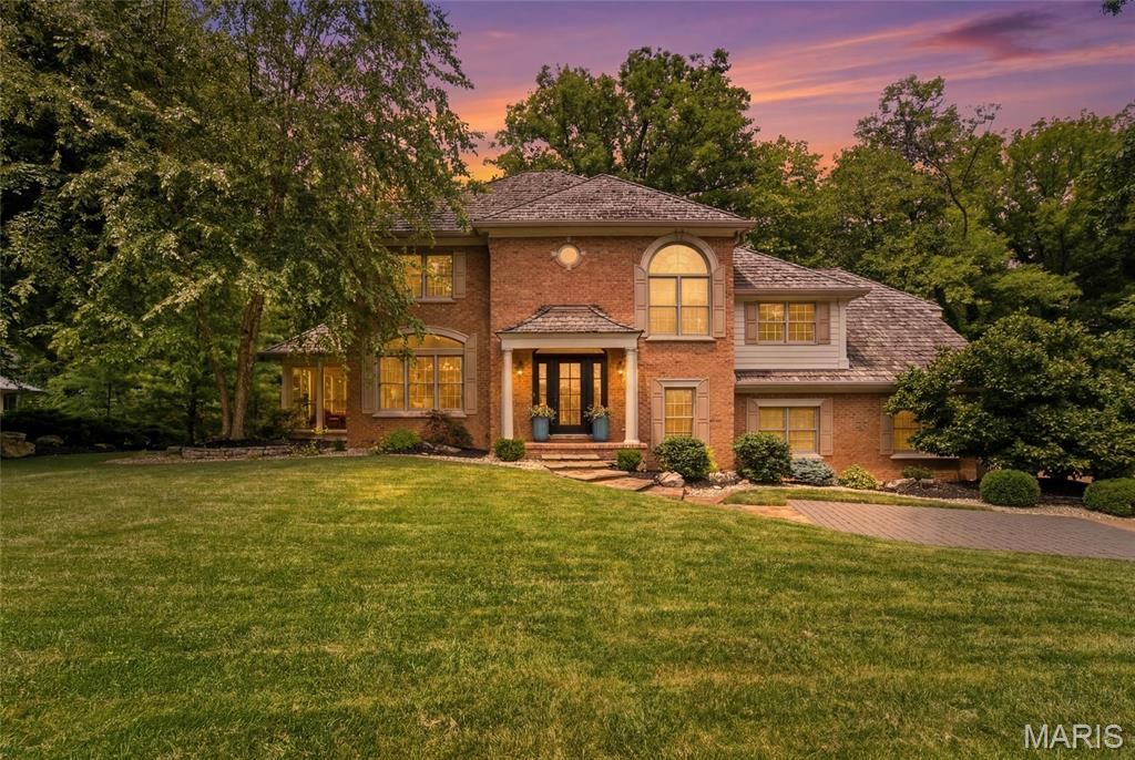 1107 N Oxfordshire Lane, Edwardsville, IL 62025