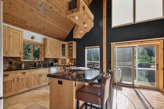 22437 Robin Hood, Tuolumne, CA 95383