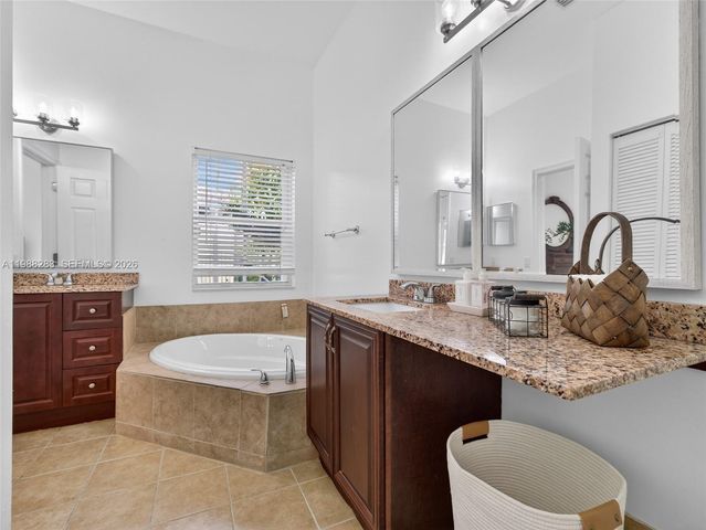 4317 SE Willow Ridge Dr, Weston, FL 33331