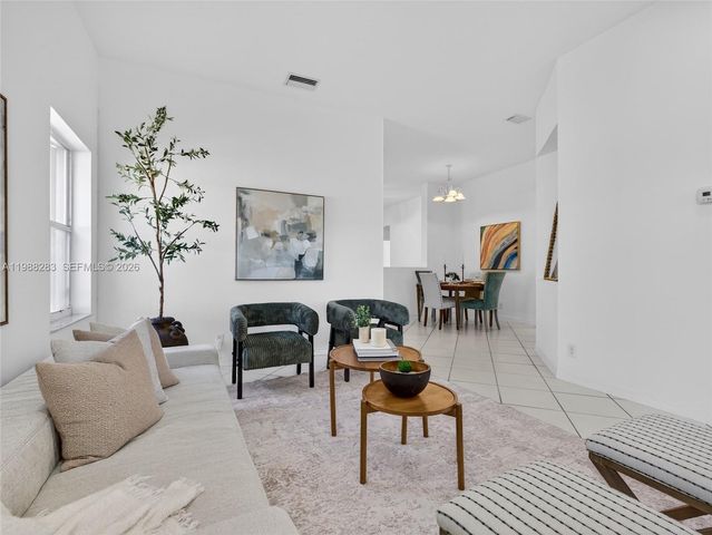 4317 SE Willow Ridge Dr, Weston, FL 33331