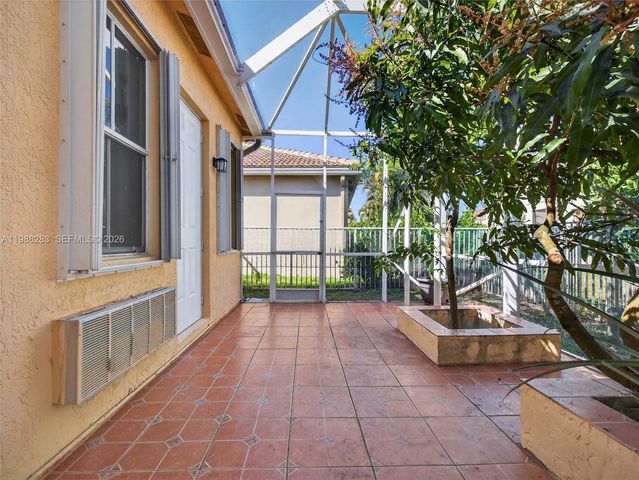 4317 SE Willow Ridge Dr, Weston, FL 33331