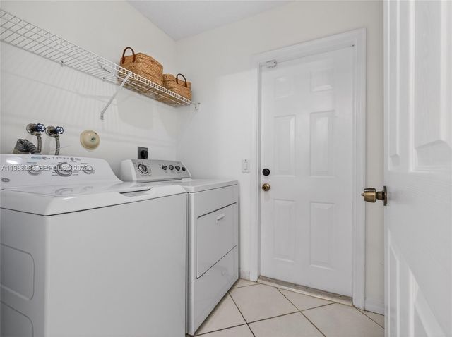 4317 SE Willow Ridge Dr, Weston, FL 33331