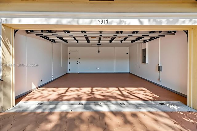 4317 SE Willow Ridge Dr, Weston, FL 33331