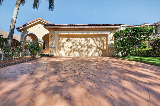 4317 SE Willow Ridge Dr, Weston, FL 33331