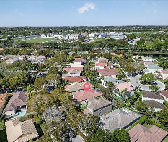 4317 SE Willow Ridge Dr, Weston, FL 33331