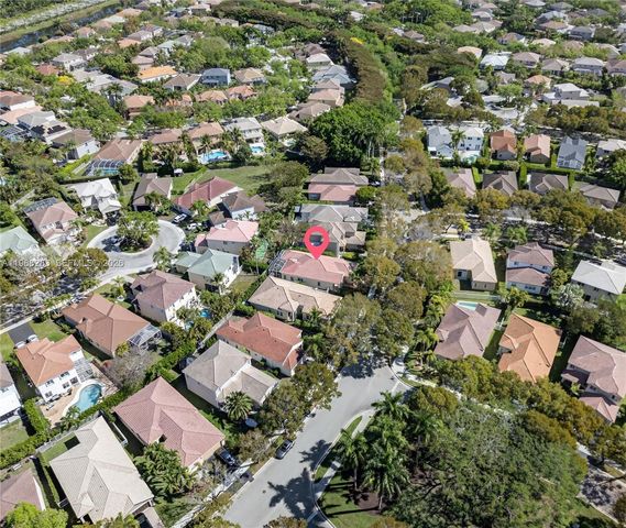 4317 SE Willow Ridge Dr, Weston, FL 33331