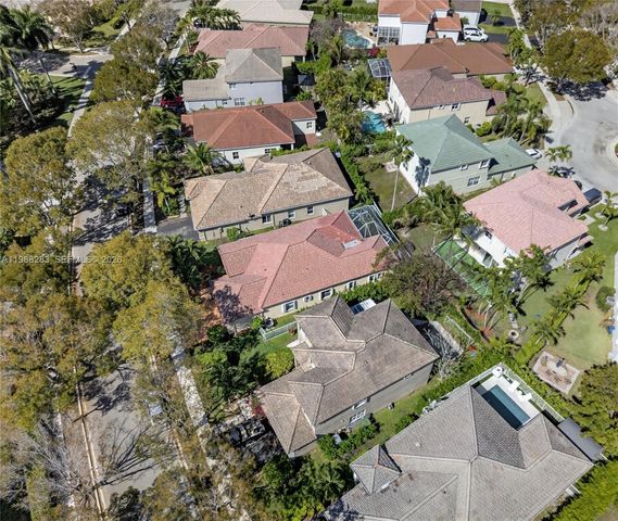 4317 SE Willow Ridge Dr, Weston, FL 33331