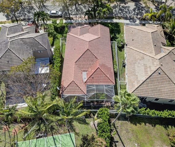 4317 SE Willow Ridge Dr, Weston, FL 33331