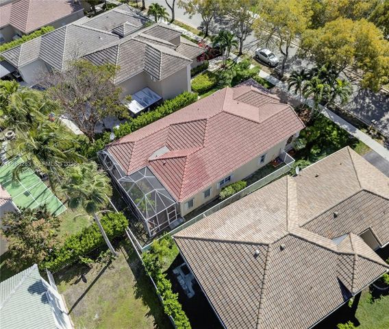 4317 SE Willow Ridge Dr, Weston, FL 33331