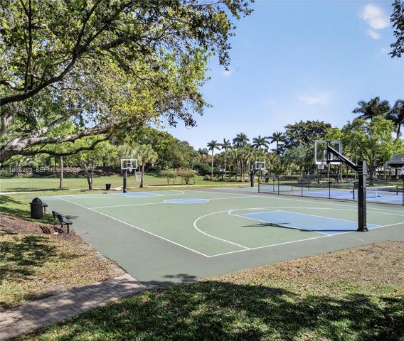 4317 SE Willow Ridge Dr, Weston, FL 33331