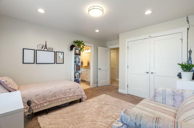 1613 23rd Avenue SE, Albuquerque, NM 87124