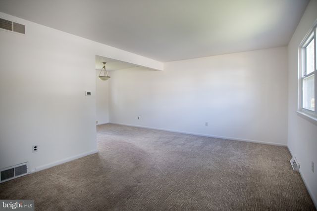 17 COMMONWEALTH BLVD, New Castle, DE 19720