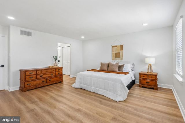 42 HAINES DR, Sewell, NJ 08080
