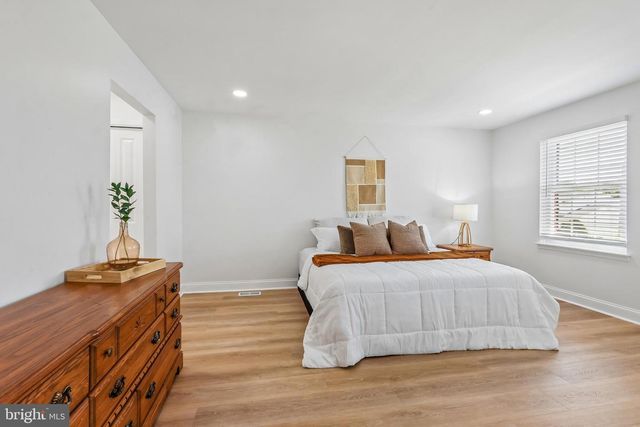 42 HAINES DR, Sewell, NJ 08080