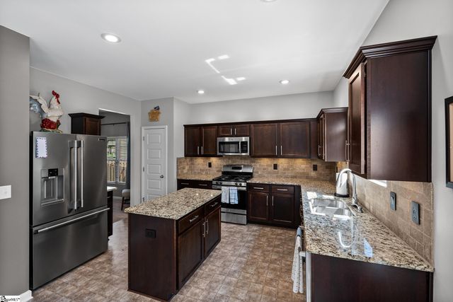 108 Winespring Place, Simpsonville, SC 29681