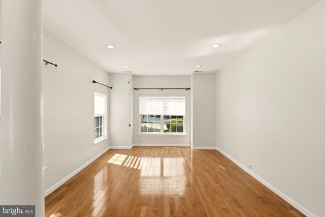 8607 NORMANDY DR, Mt Laurel, NJ 08054