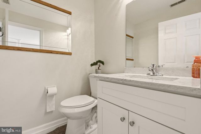 8607 NORMANDY DR, Mt Laurel, NJ 08054