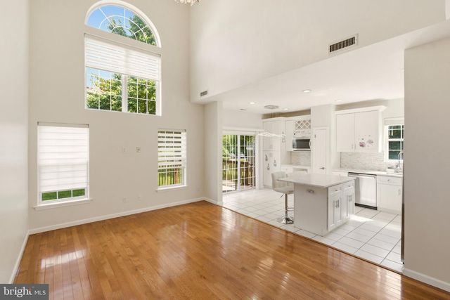 8607 NORMANDY DR, Mt Laurel, NJ 08054
