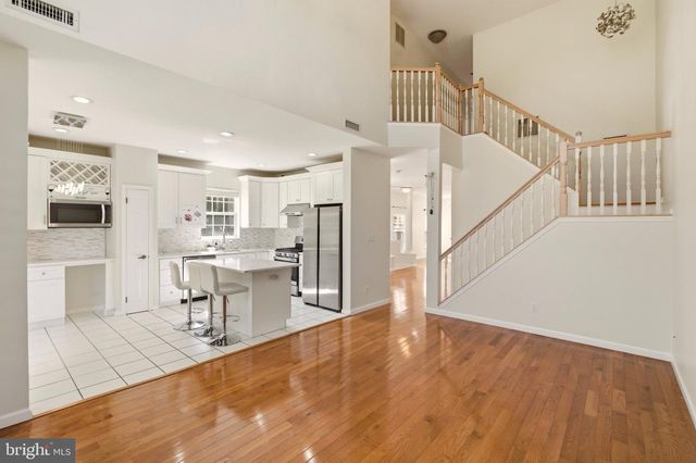 8607 NORMANDY DR, Mt Laurel, NJ 08054