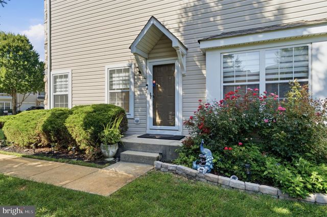 8607 NORMANDY DR, Mt Laurel, NJ 08054