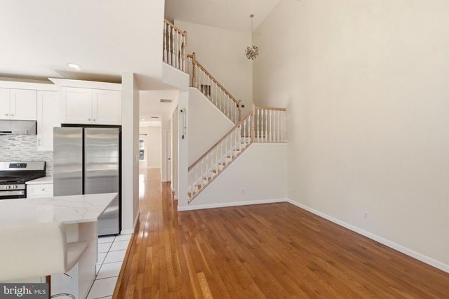 8607 NORMANDY DR, Mt Laurel, NJ 08054