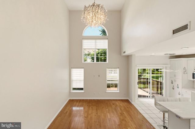 8607 NORMANDY DR, Mt Laurel, NJ 08054