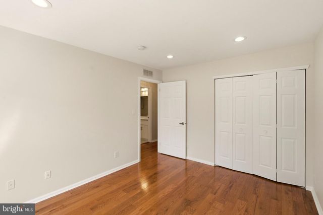 8607 NORMANDY DR, Mt Laurel, NJ 08054