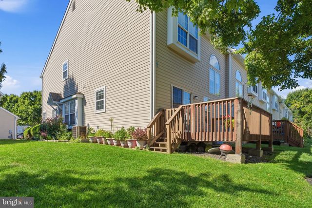 8607 NORMANDY DR, Mt Laurel, NJ 08054