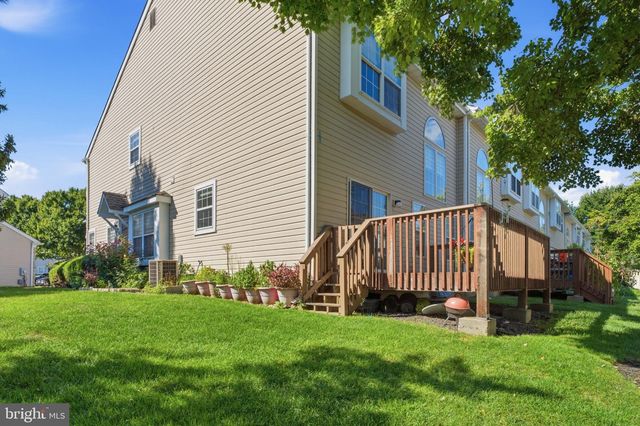 8607 NORMANDY DR, Mt Laurel, NJ 08054