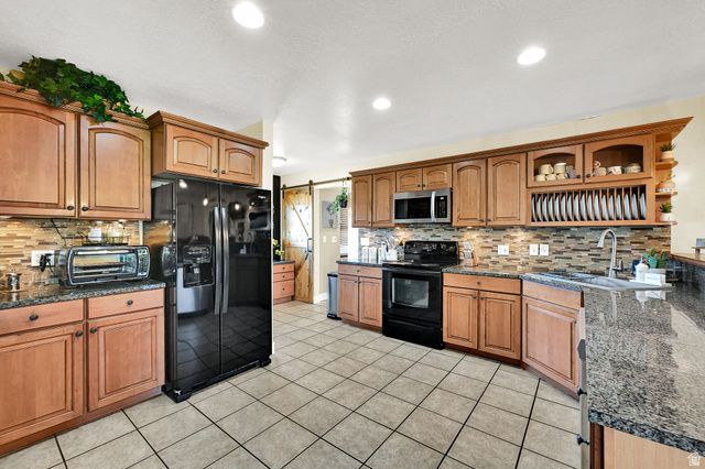 849 SAINT ANDREWS DR, Syracuse, UT 84075