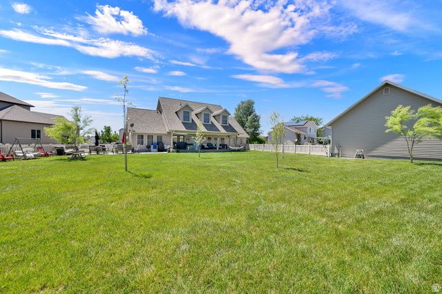849 SAINT ANDREWS DR, Syracuse, UT 84075