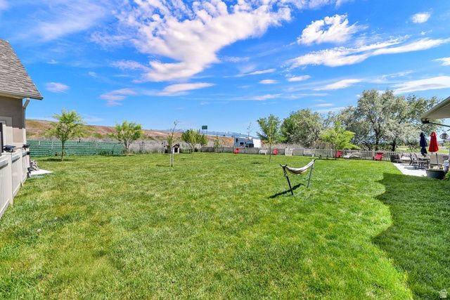 849 SAINT ANDREWS DR, Syracuse, UT 84075