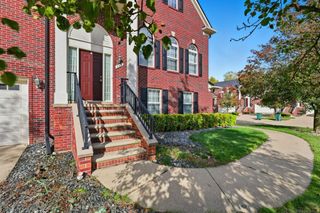 795 Red Run Drive, Troy, MI 48085