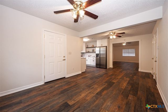 209 W Hogan Drive, Copperas Cove, TX 76522