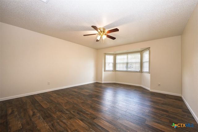 209 W Hogan Drive, Copperas Cove, TX 76522