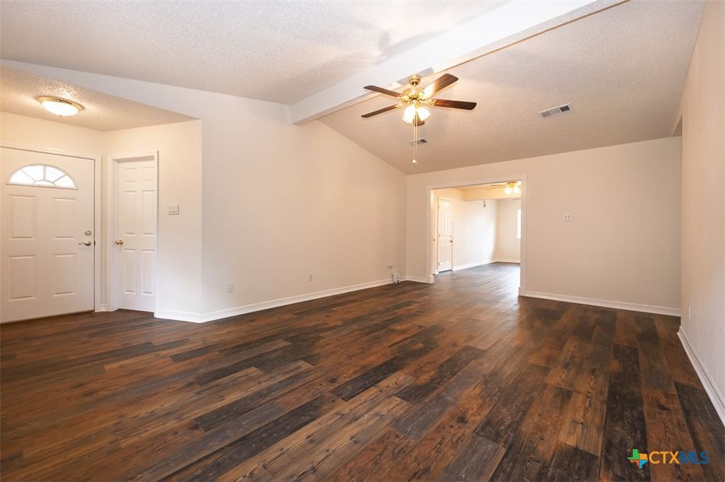 Image 10 of property listing at 209 W Hogan Drive, Copperas Cove, TX 76522