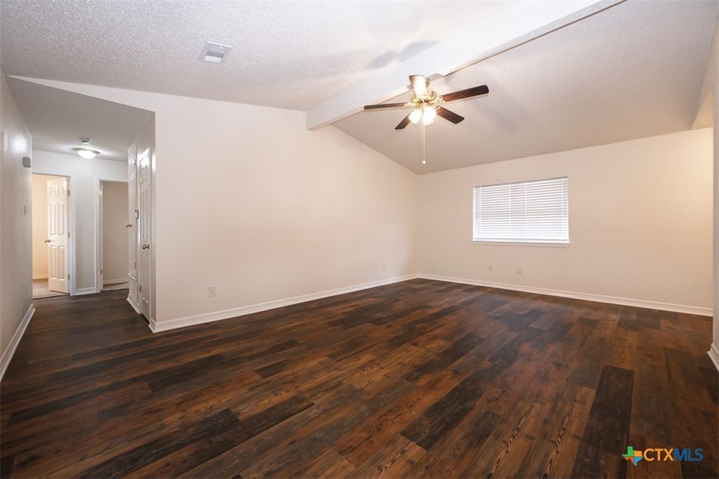 Image 11 of property listing at 209 W Hogan Drive, Copperas Cove, TX 76522