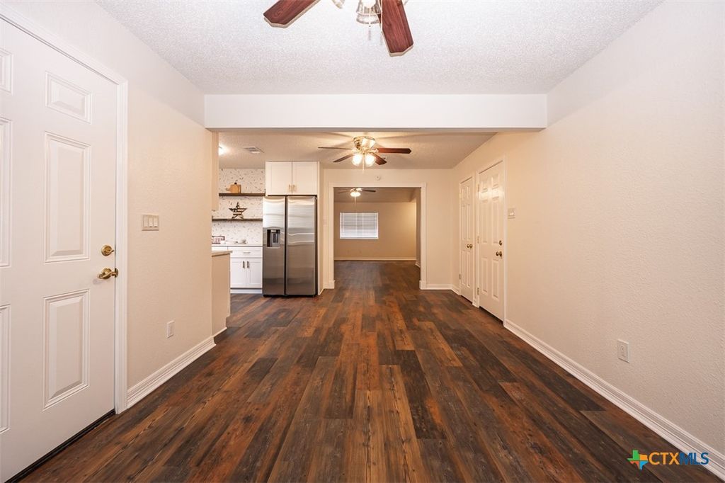 Image 13 of property listing at 209 W Hogan Drive, Copperas Cove, TX 76522
