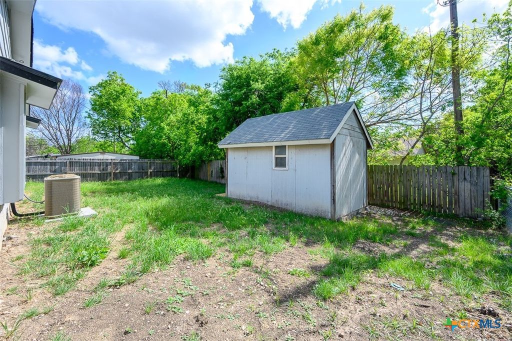 Image 21 of property listing at 209 W Hogan Drive, Copperas Cove, TX 76522